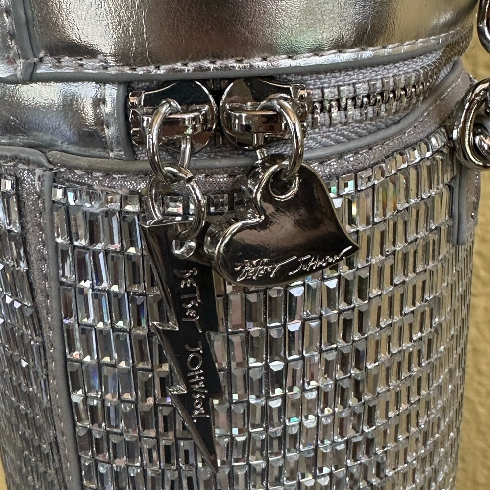 Betsey Johnson Kitsch Hydration Honey Disco Tumbler Crossbody Bag Like New! - Picture 7 of 13